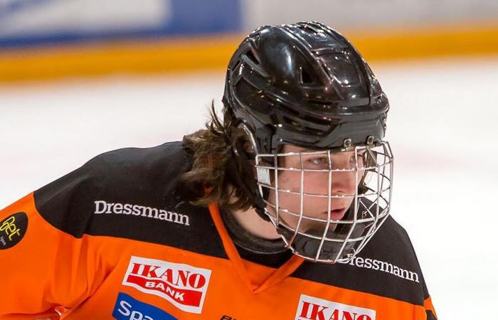 Mats (18) became paralyzed after a collision. Now the hockey...