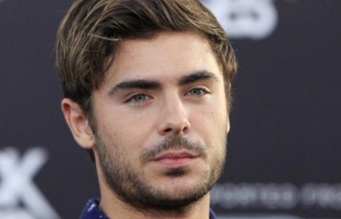 Zac Efron and his girlfriend were spotted at the Gold Coast...