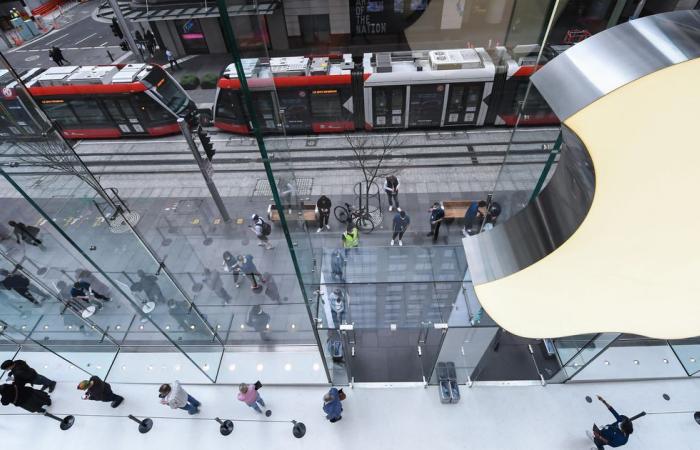 IPhone 12 launch day: people are still lining up for Apple’s...