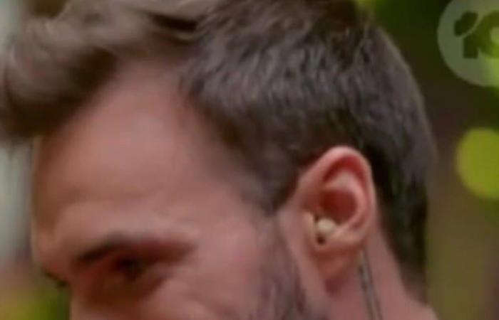 The Bachelor: Locky Gilbert comes clean with an earbud on the...