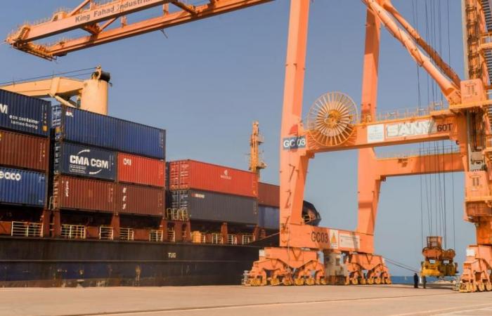 Saudi Arabia’s exports drop 25% year-on-year