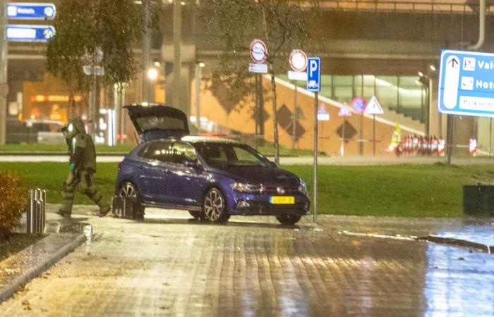 Two persons with explosive substance in car detained at Schiphol |...
