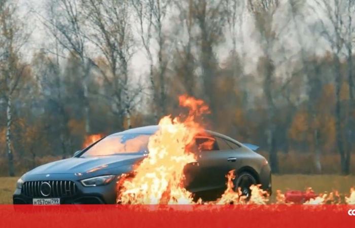 Youtuber sets fire to Mercedes-AMG GT 63 S for 220,000 euros...