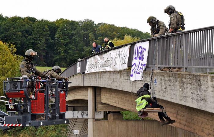 Shortly after a serious accident: Abseiling actions on A3, A5 and...
