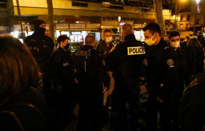 Paris: a wild projection interrupted by the police