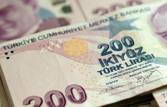 The Turkish lira records new lows against the dollar