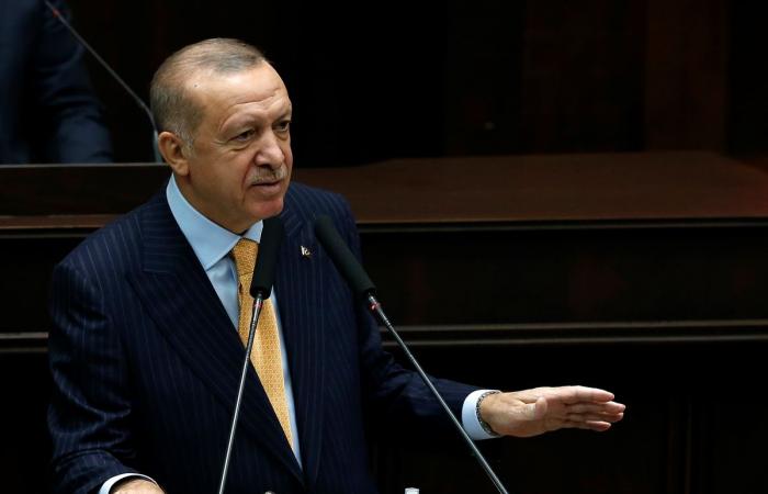 Witness: Erdogan chants “The full moon comes upon us” and calls...