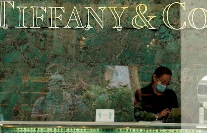 Tiffany Board approves sale to LVMH at a lower price