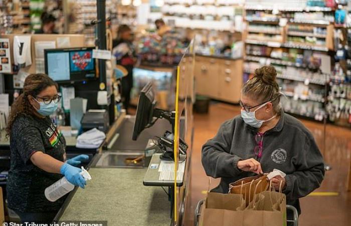Coronavirus: Symptom-free form that spreads among grocery store employees