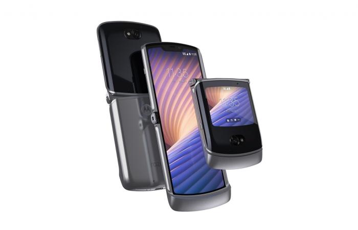 Motorola Razr 5G is opened and folded by Amazon