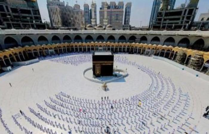 The Saudi Ministry of “Hajj”: 10,000 pilgrims from abroad every day