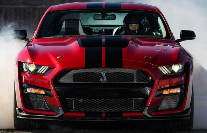 Is Ford planning a new 6.8 liter engine for the Mustang?