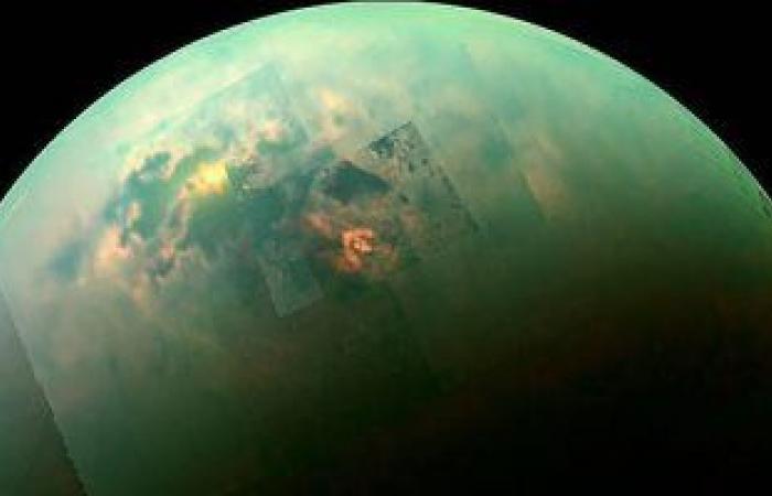 NASA scientists monitor an “unexpected” particle in the atmosphere of Saturn’s...