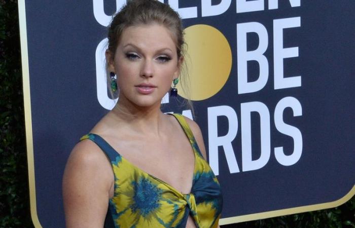 Taylor Swift’s ‘Folklore’ tops the US album charts