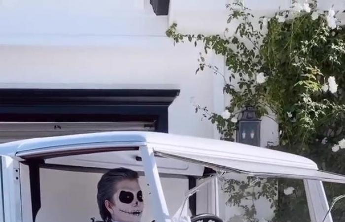 Kris Jenner outshines Kardashian daughters in a creepy Jack Skellington costume