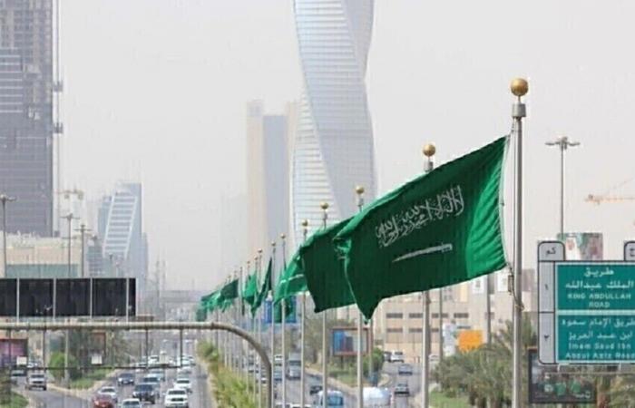 Saudi authorities arrest a lieutenant colonel after receiving a huge bribe