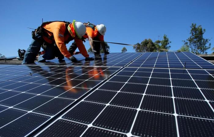 Sudan, UAE sign MoU to construct solar energy plants with a capacity of 500 mw