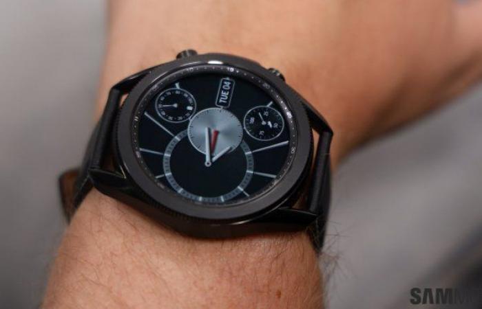 Samsung introduces the new Galaxy Watch and beats “Apple” with amazing...