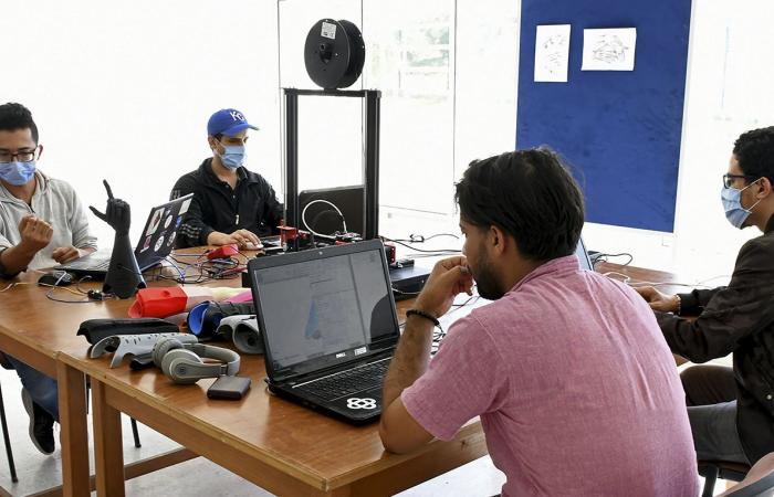 Tunisian startup 3D prints solar-powered bionic hands