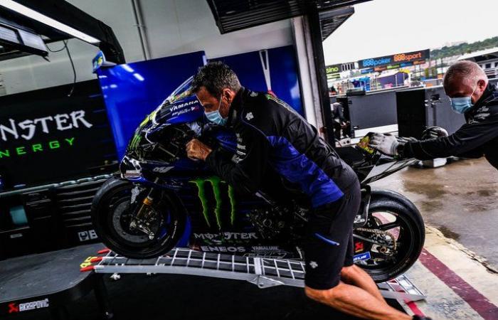 MotoGP Valencia-1: Valentino Rossi takes the first stage of his marathon