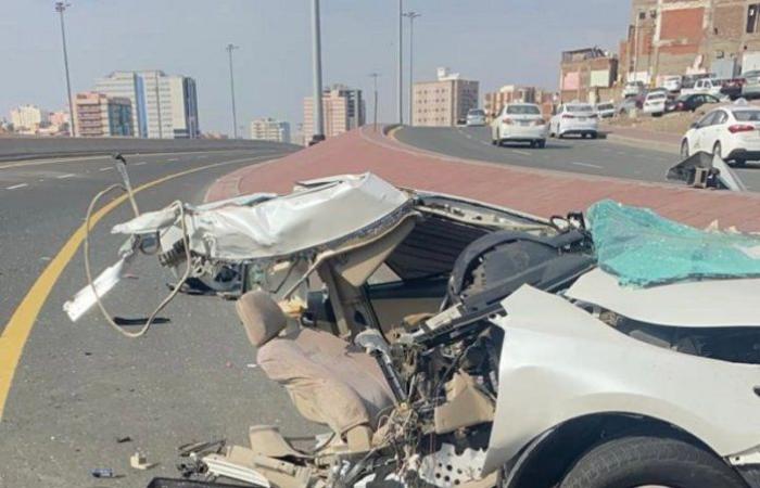 Makkah … a terrible accident that splits a car in half...