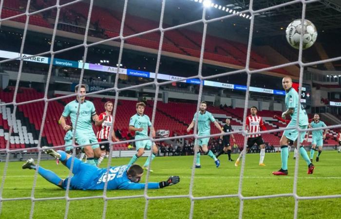 PSV washes away PAOK hangover: problem-free evening against neighbor Willem II