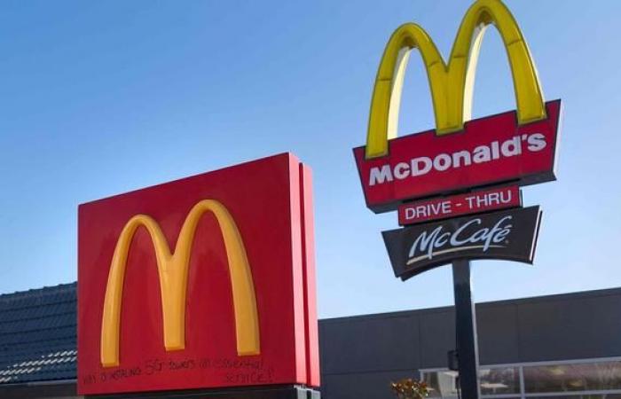 The 6-year-old boy triggers a chain reaction of friendliness at McDonald’s...
