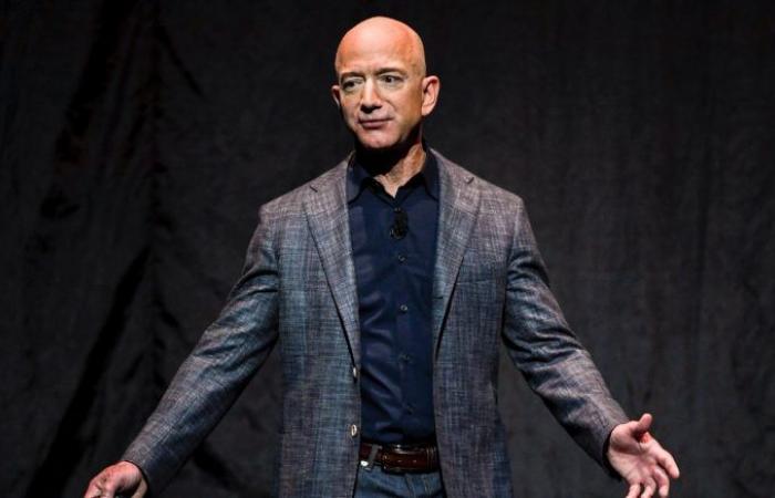In less than 6 seconds, Jeff Bezos is earning a living...