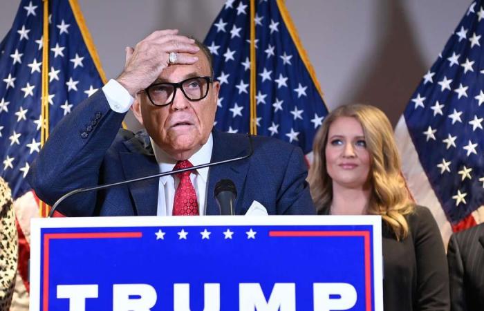 Donald Trump sends Rudy Giuliani in front – TV stations ignore bizarre “election fraud” press conference on the 2020 US election