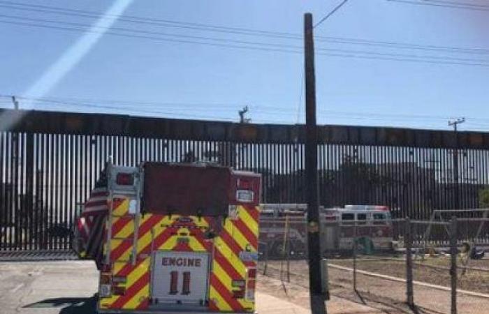 “They have no borders”: US firefighters run a hose through the border wall to put out a fire in Mexicali