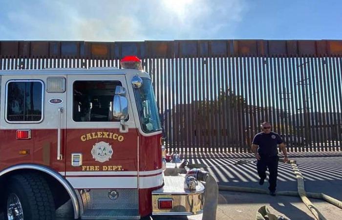 “They have no borders”: US firefighters run a hose through the border wall to put out a fire in Mexicali