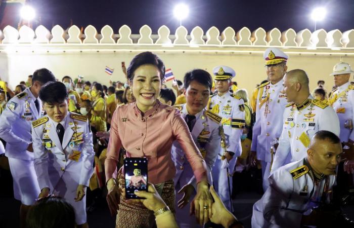 Latest scandal in the court of Thailand: they spread intimate photos of the royal consort | People