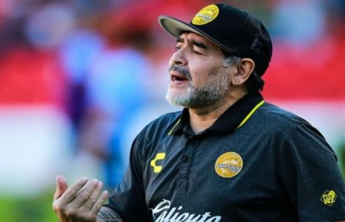 The body of the legendary Maradona was transferred to the palace...