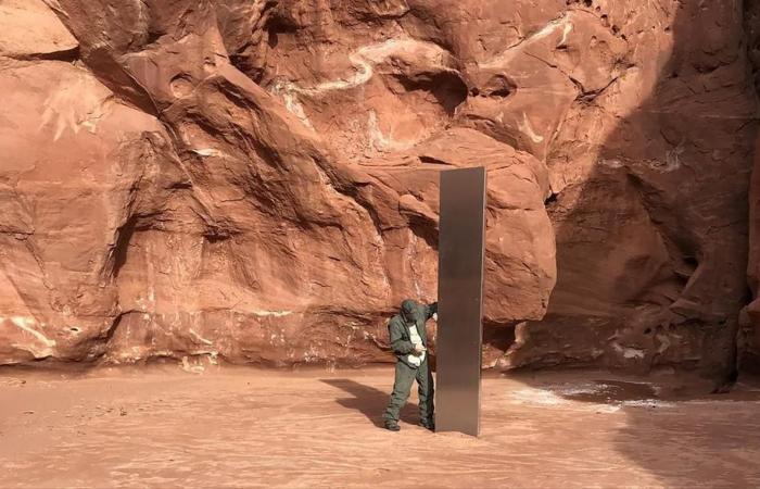 United States – Mysterious metal “monolith” disappears in Utah