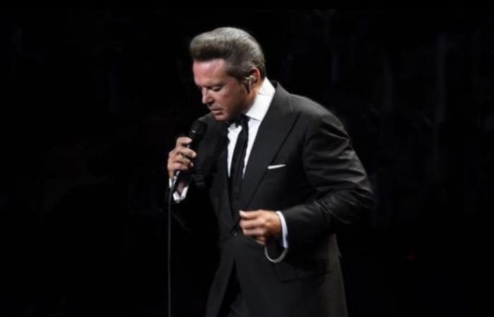 This was the TENDER reunion between Luis Miguel and his first LOVE after 30 years