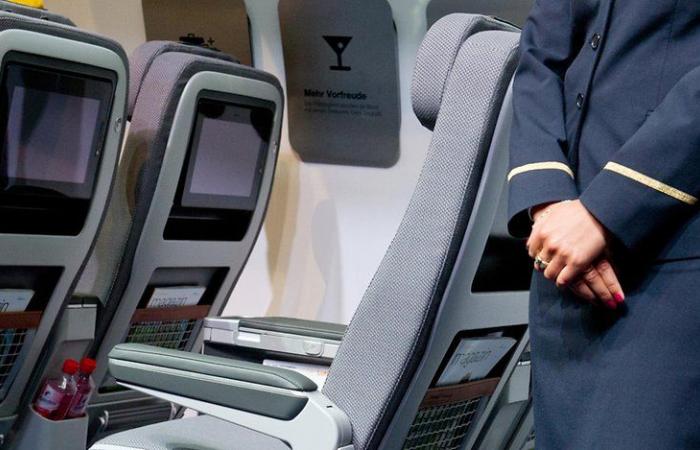 British Airways: Stewardess offers sex services to passengers