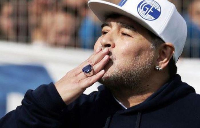 how much Maradona spent per month