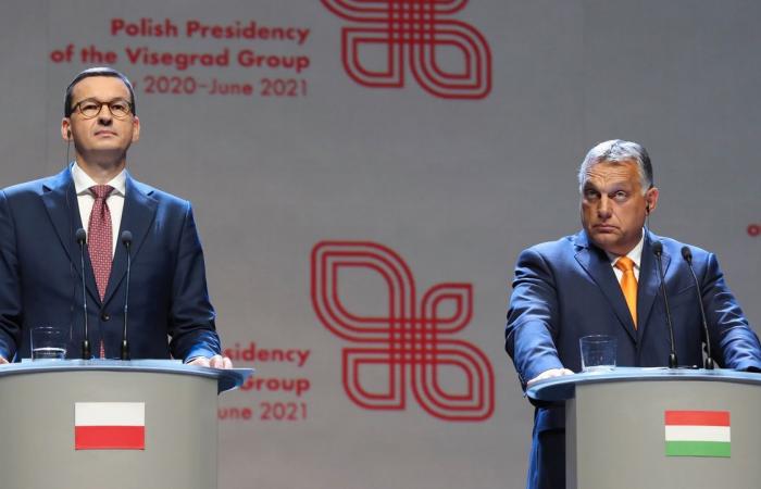 EU issues ultimatum to Poland and Hungary: dispute over budget and...