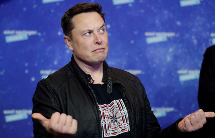 Elon Musk advises CEOs to stop wasting time in meetings with PowerPoint
