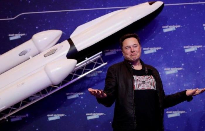 Elon Musk advises CEOs to stop wasting time in meetings with PowerPoint