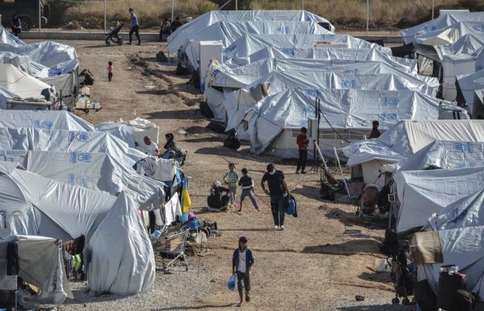 Discovered bleeding and half unconscious: refugee girl (3) raped on Lesbos...