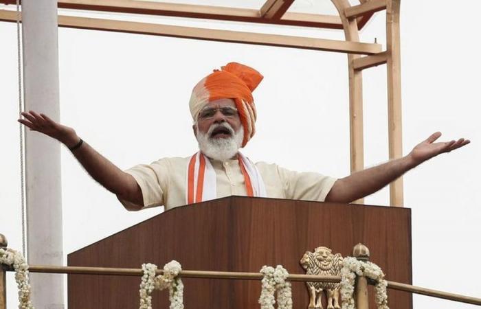 India’s Modi surprises with Sikh temple visit amid farm protests