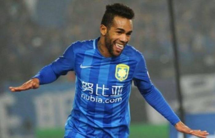 Al Hilal defeats victory in Alex Teixeira deal