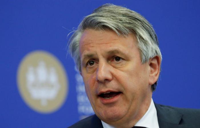 Shell CEO takes 42% pay cut after bruising 2020
