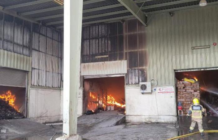 VIDEO: Massive fire erupts at Deira warehouse