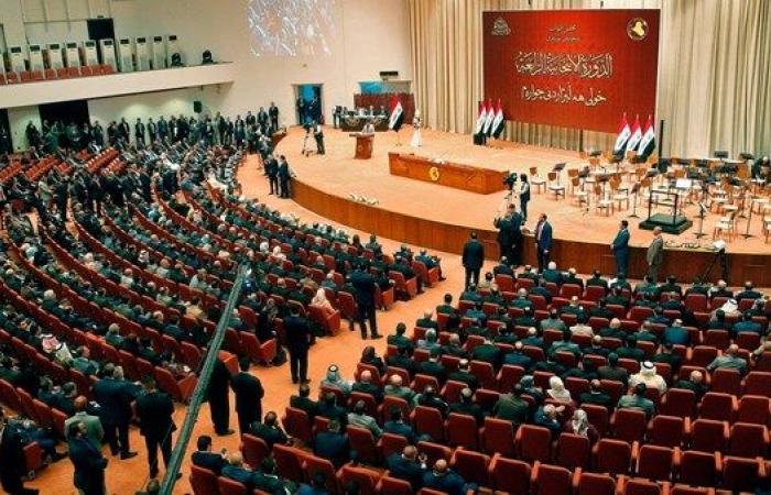 The new Iraqi parliament holds its first session