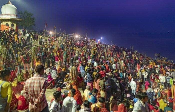 India.. Thousands gather in Hindu festival despite the spread of Corona...