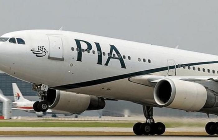 A pilot refuses to continue his flight to Pakistan and lands...