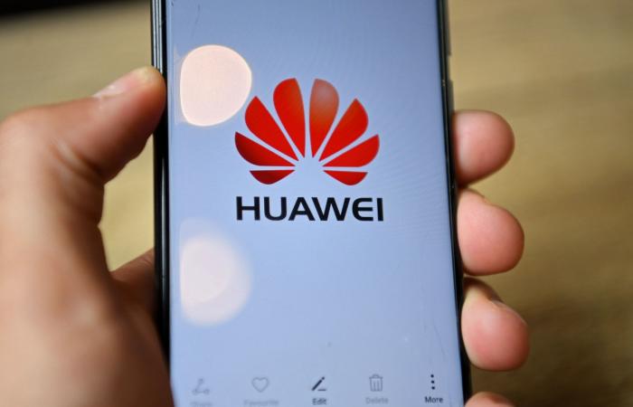 Huawei invades the global market with a cheap phone
