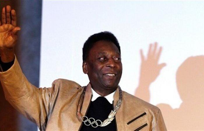 After surgery last year, Pele is back in hospital